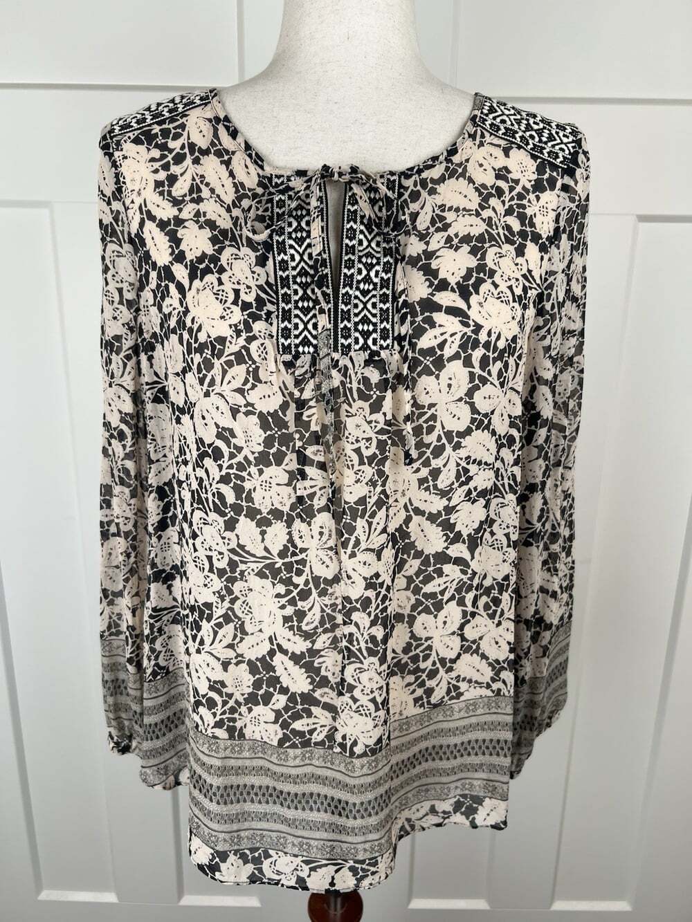 Sundance 100% Silk Blouse S Black Beige Floral Embroidered Boho Tassel Tie